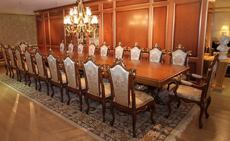 Klasik toplantı odası masası